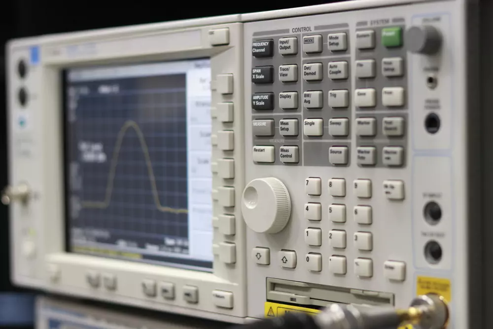 Helyszíni EMC vizsgálat • Rádiófrekvenciás Vizsgáló Laboratórium • Rádiófrekvenciás Vizsgáló Laboratórium